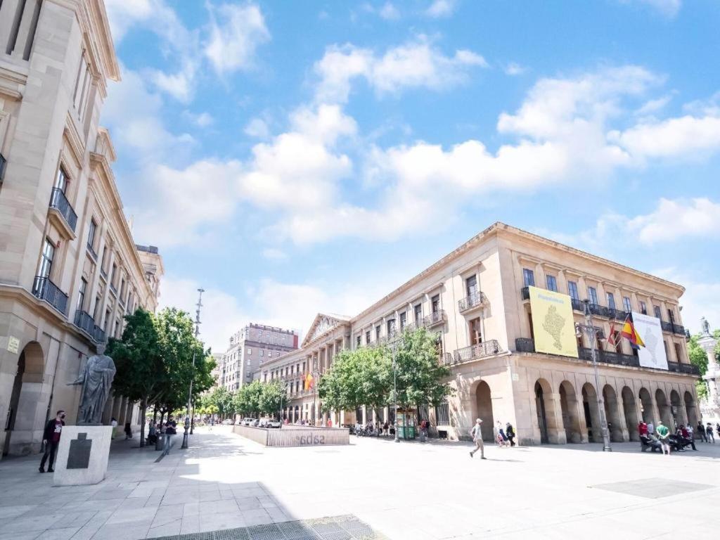 Apartamento Mercaderes Pamplona Bagian luar foto
