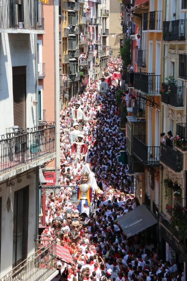 Apartamento Mercaderes Pamplona Bagian luar foto