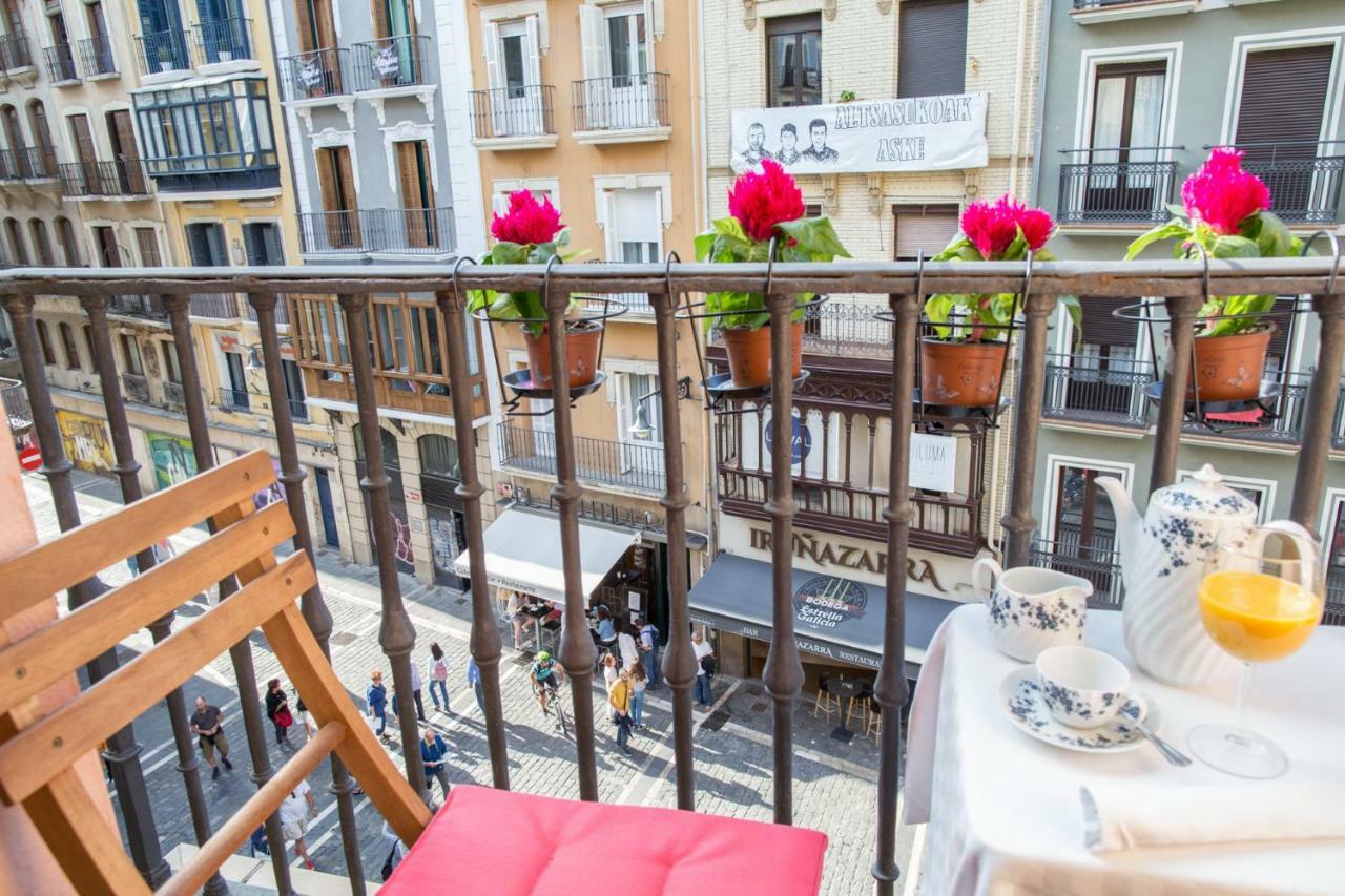Apartamento Mercaderes Pamplona Bagian luar foto
