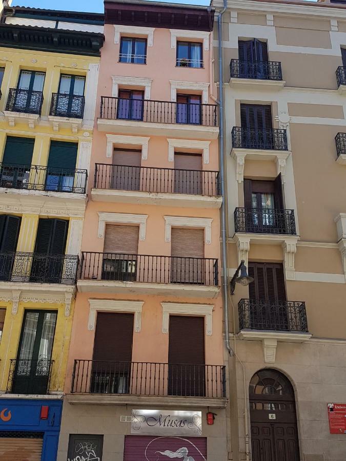 Apartamento Mercaderes Pamplona Bagian luar foto